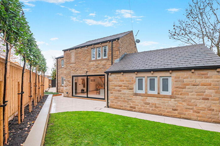 4 Bedroom Detached House For Sale In New Mill Road, Honley, HD9