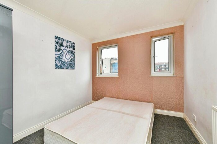 1 Bedroom Flat For Sale In Clarence Court, Plymouth, PL1