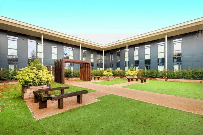 Studio To Rent In Clivemont Road, Maidenhead, Berkshire, SL6