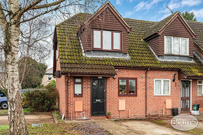 2 Bedroom End Terrace House For Sale In Priestly Gardens, Woking, Surrey, GU22