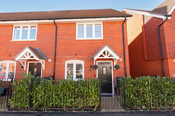 2 Bedroom Semi-Detached House For Sale In Hoadley Road, Horley, RH6