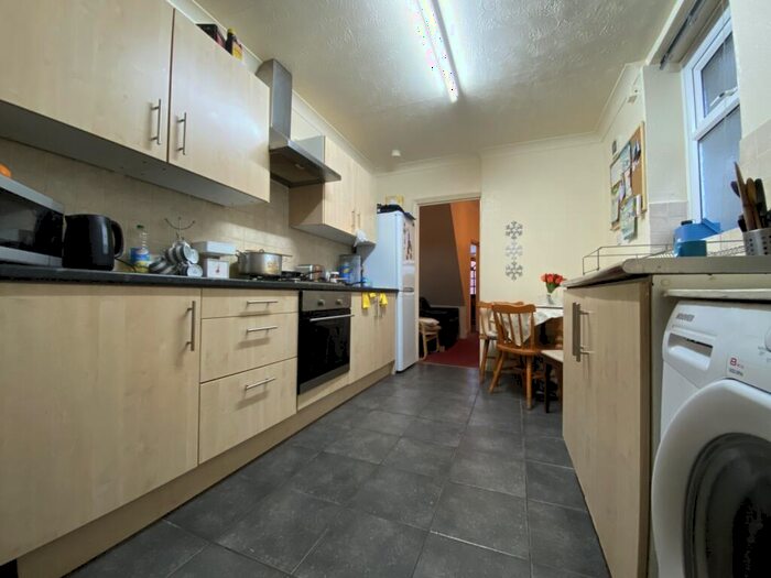 3 Bedroom Terraced House To Rent In Cwmdare Street, Cathays, CF24