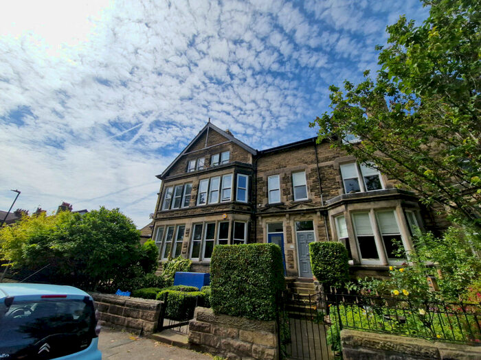 2 Bedroom Apartment To Rent In Mornington Crescent, Harrogate, HG1