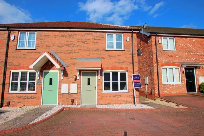 2 Bedroom Semi Detached House To Rent In Saxonfields Drive, Stallingborough, DN41
