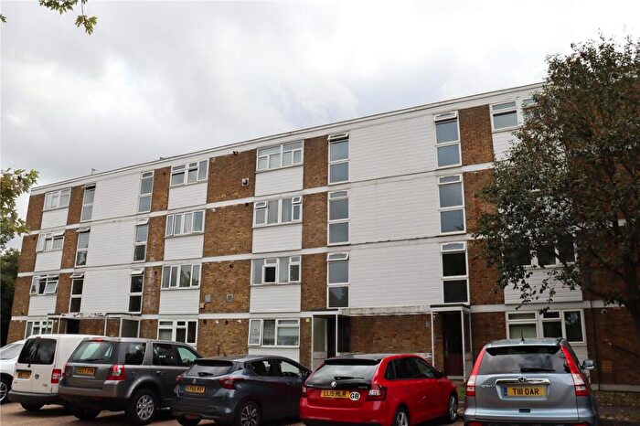 1 Bedroom Apartment To Rent In Little Lullaway, Basildon, SS15