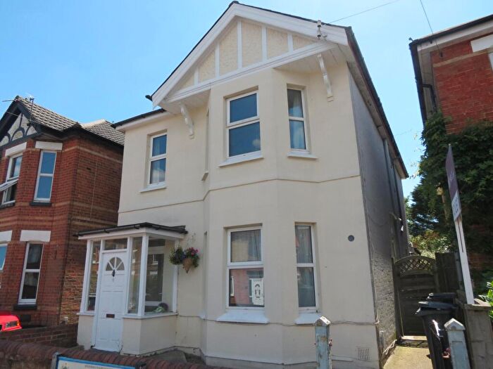 6 Bedroom House To Rent In Bedroom Detached House In Winton, BH9