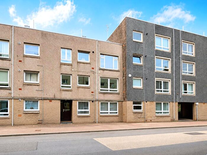 2 Bedroom Flat For Sale In High Street, Kinghorn, Burntisland, Fife, KY3