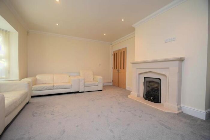 3 Bedroom Flat To Rent In Frithwood Ave, Northwood, HA6