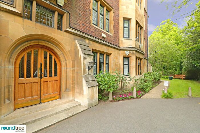 3 Bedroom Flat To Rent In Bellmoor, East Heath Road, Hampstead, NW3