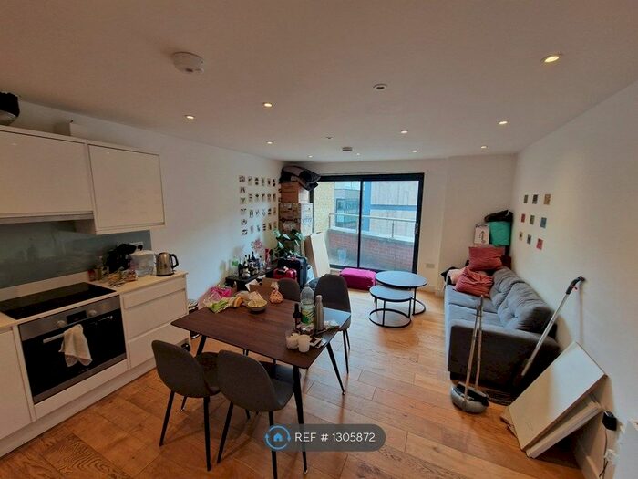 2 Bedroom Flat To Rent In Vision House, London, EC1V