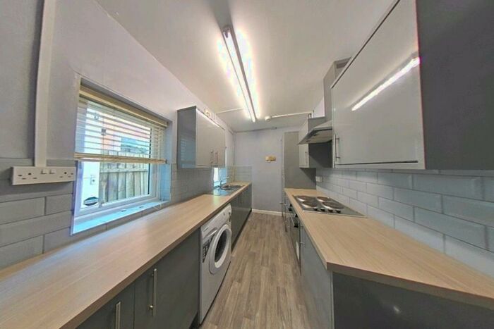 3 Bedroom House Of Multiple Occupation To Rent In Cumberland Road, Loughborough - Inc Bills, LE11