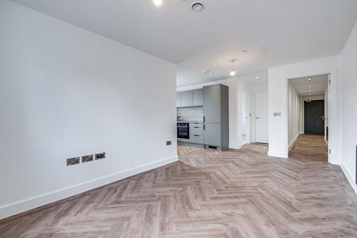 2 Bedroom Flat To Rent In Coventry Road, Sheldon, Birmingham, West Midlands, B26