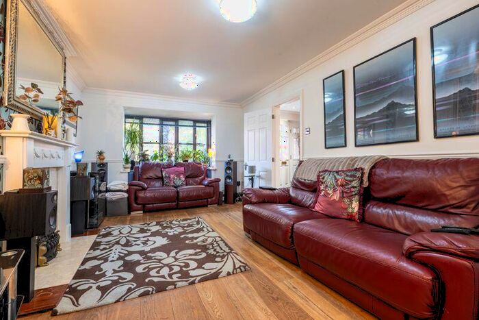 5 Bedroom Detached House For Sale In Langton Drive, Two Mile Ash, Milton Keynes, MK8