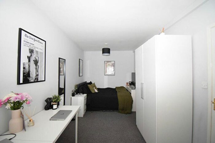 5 Bedroom House To Rent In Merchant Street - Students - -, DE22