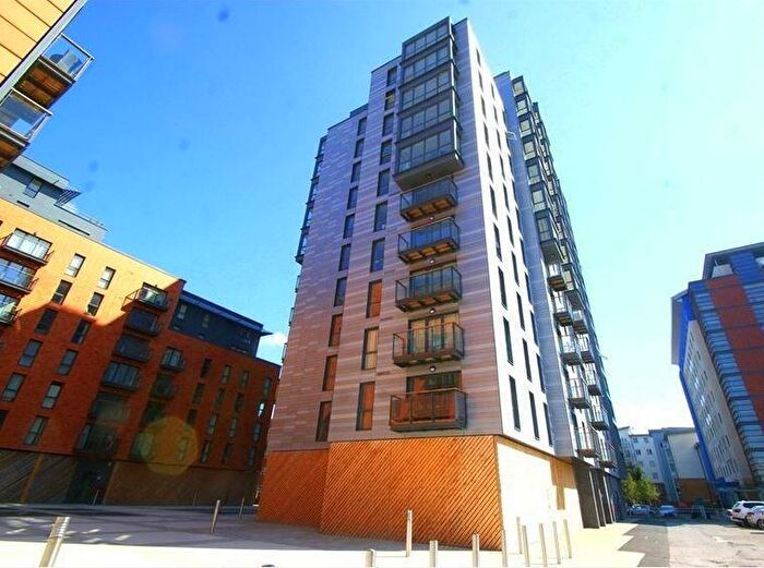 2 Bedroom Apartment To Rent In Lexington Apartments, Railway Terrace, Slough, SL2