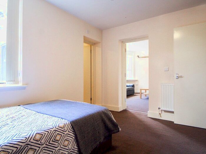 2 Bedroom Flat To Rent In Clarendon Road, Leeds, LS2
