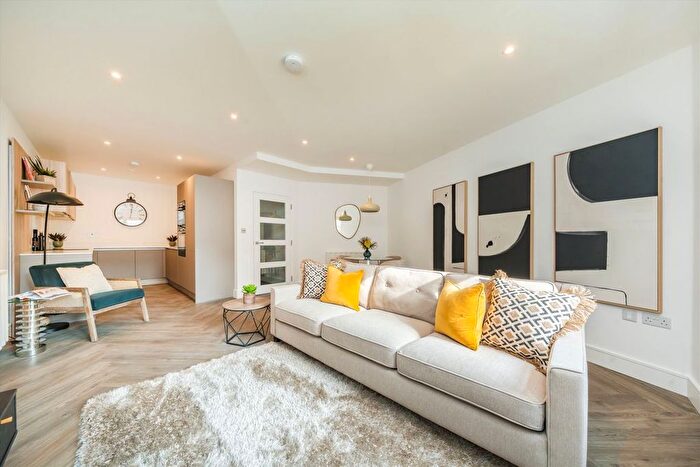 2 Bedroom Flat For Sale In Coral Row, Battersea, SW11