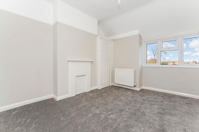 3 Bedroom Flat To Rent In Croydon Road, Beckenham, BR3
