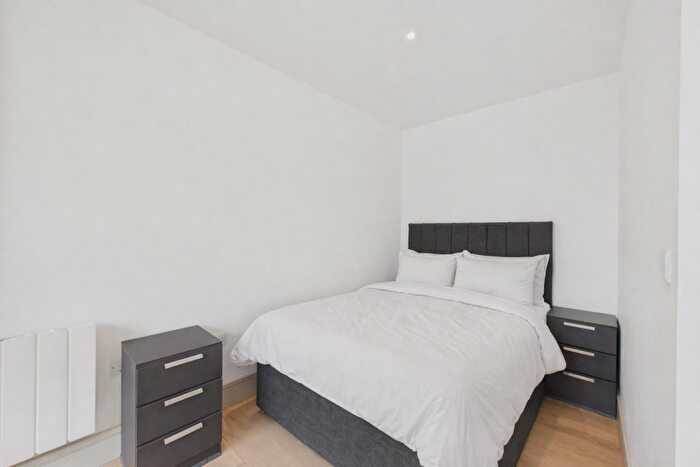 Apartment To Rent In Osborn House, London, SE3