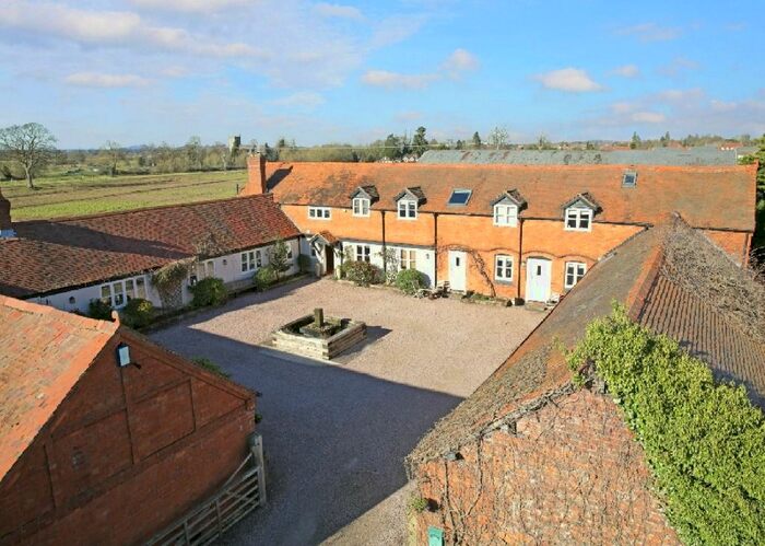 1 Bedroom Flat To Rent In Old Road South, Kempsey WR5