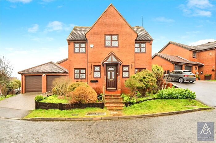 4 Bedroom Detached House For Sale In Sycamore Leys, Steeple Claydon, Buckingham, MK18