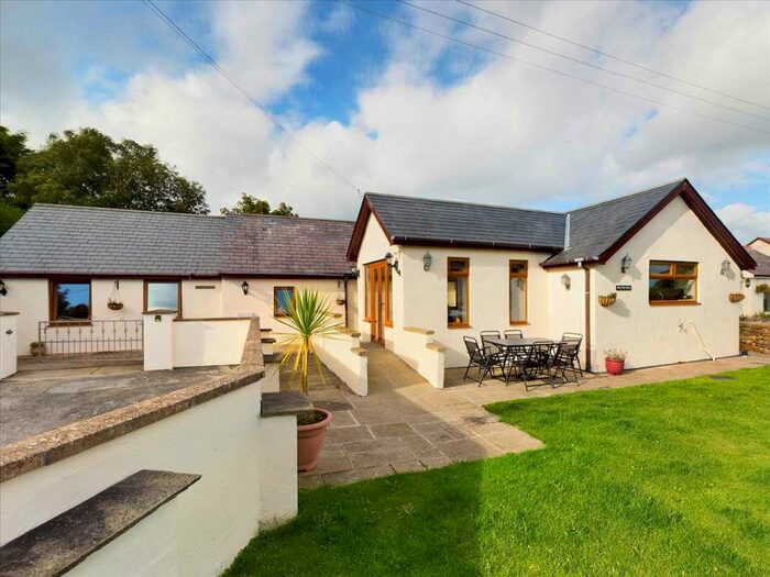 4 Bedroom Semi-Detached Bungalow For Sale In Penprys Fawr, Carmel, Carmel, Isle Of Anglesey, LL71
