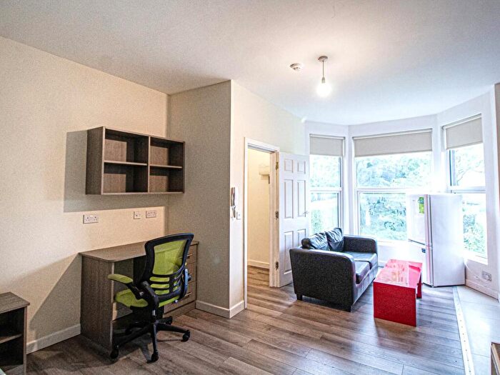 1 Bedroom Apartment To Rent In Apt, St John's Terrace #, LS3