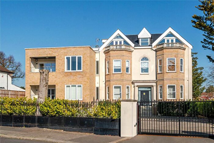 2 Bedroom Flat To Rent In Rowantree Road, Enfield, EN2