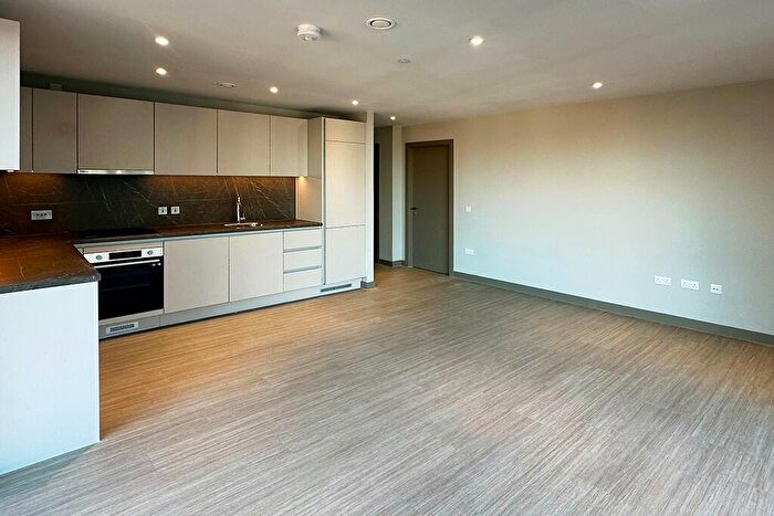 3 Bedroom Apartment To Rent In Candleriggs, Trongate, Glasgow, G1