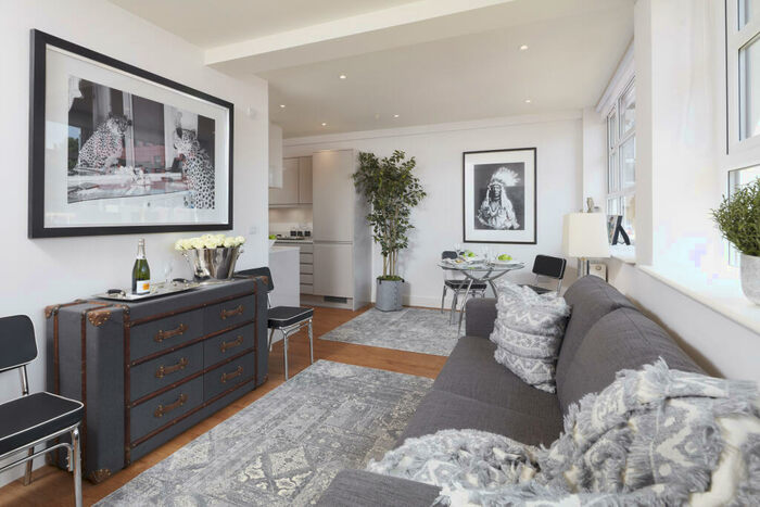 1 Bedroom Apartment To Rent In Crest View Drive, Petts Wood, Orpington, BR5