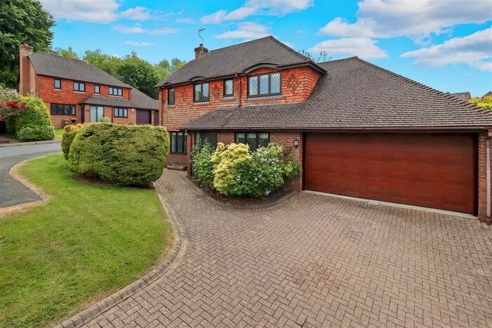 4 Bedroom Property To Rent In Starrs Mead, Battle, TN33