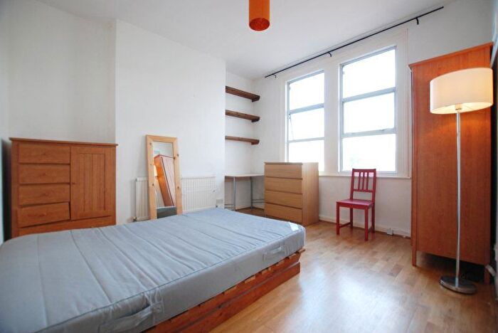 1 Bedroom Flat To Rent In Castlewood Road, Stamford Hill, N16