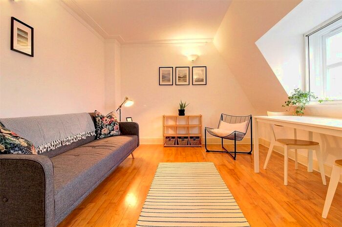 1 Bedroom Flat To Rent In Imperial Hall, City Road, Shoreditch, London, EC1V