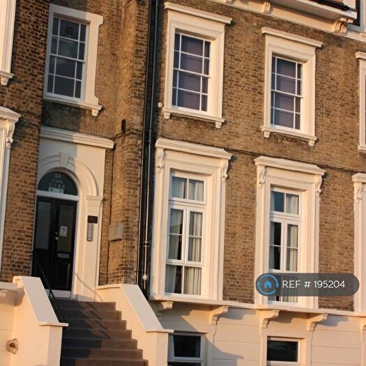 2 Bedroom Flat To Rent In Montacute Road, London, SE6