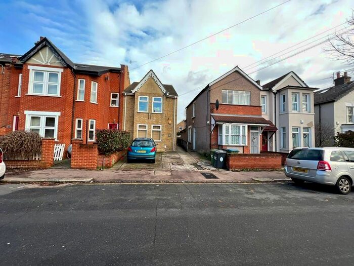 2 Bedroom Flat To Rent In To Let, Two Bedroom Flat, Pembroke Road, Walthamstow London, E17