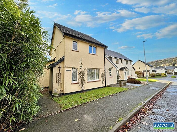 3 Bedroom End Of Terrace House For Sale In Oaktree Park, Sticklepath, Okehampton, Devon, EX20
