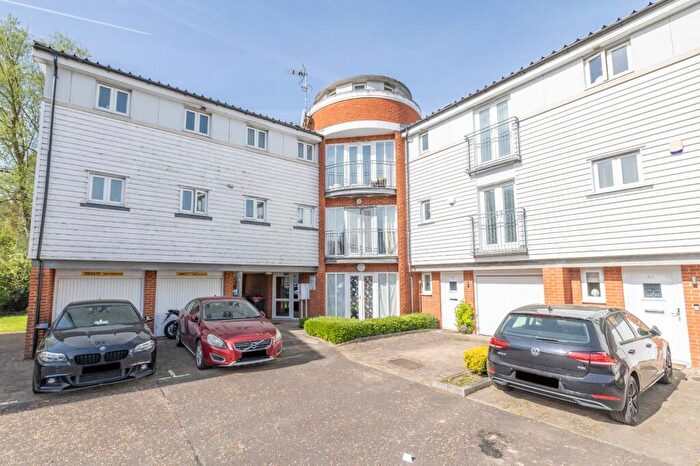1 Bedroom Flat For Sale In Waters Edge, Canterbury, CT1