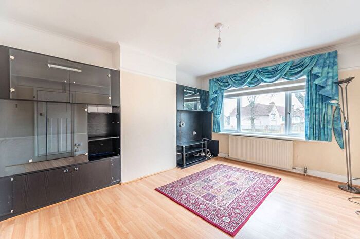 3 Bedroom End Terrace House For Sale In Whitton Avenue East, Perivale, Greenford, UB6