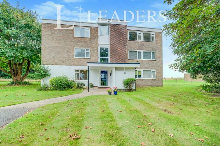 2 Bedroom Apartment To Rent In Highcliffe, BH23