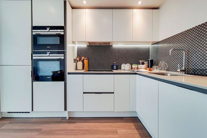1 Bedroom Flat To Rent In Merrick Road, Southall, London, UB2