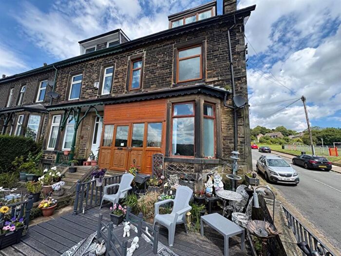 4 Bedroom End Of Terrace House For Sale In Thornton Road, Thornton, Bradford, BD13