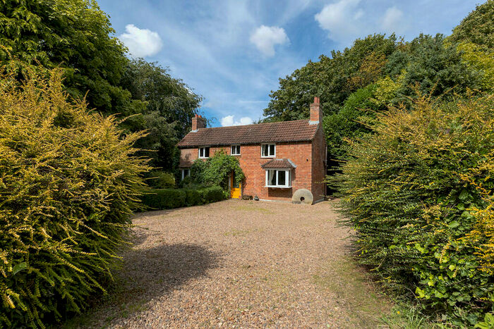 2 Bedroom Cottage For Sale In Thorpe-le-Vale, Market Rasen, LN8