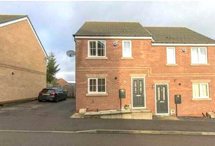 3 Bedroom House To Rent In Chestnut Drive, Hollingwood, Chesterfield, S43