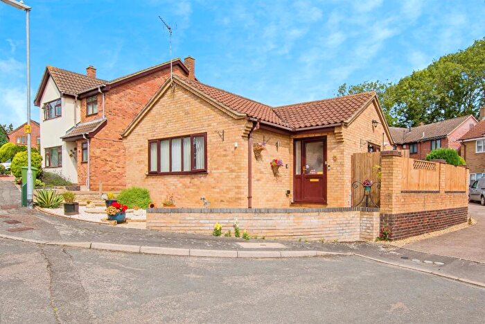 2 Bedroom Bungalow For Sale In Blenheim Way, Yaxley, Peterborough, PE7