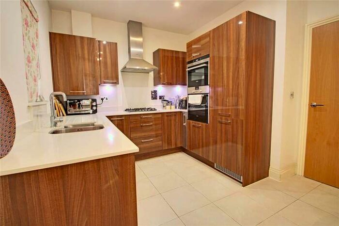 4 Bedroom End Of Terrace House To Rent In Knights Mead, Chertsey, Surrey, KT16