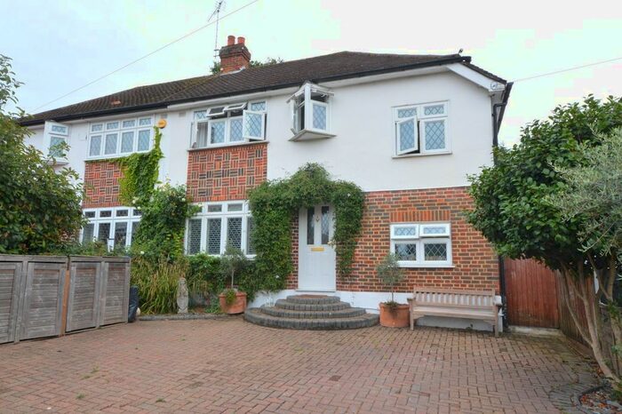 3 Bedroom Semi-Detached House To Rent In Tudor Close, Chessington, Surrey., KT9