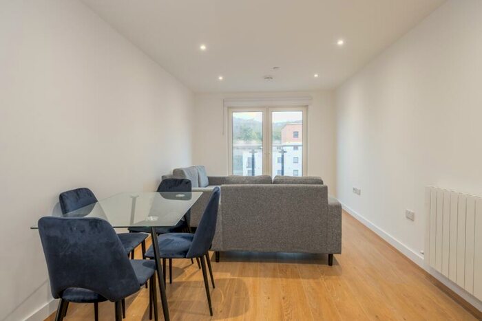 2 Bedroom Apartment To Rent In Well Farm Road Whyteleafe, CR3