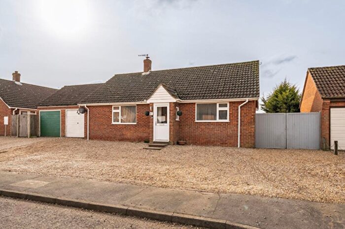 2 Bedroom Detached Bungalow For Sale In Claxtons Close, Mileham, PE32