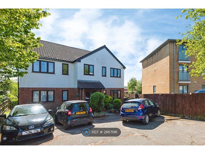 1 Bedroom Flat To Rent In Handsworth Avenue, London, E4