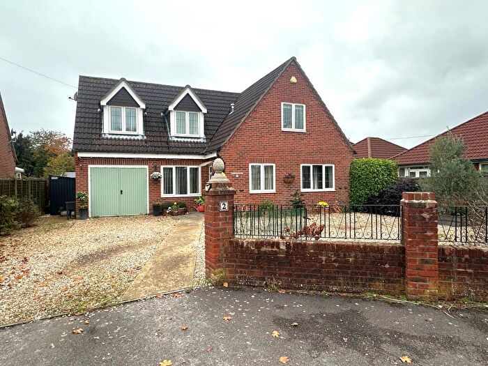 3 Bedroom Detached House For Sale In Renda Road, Holbury, SO45